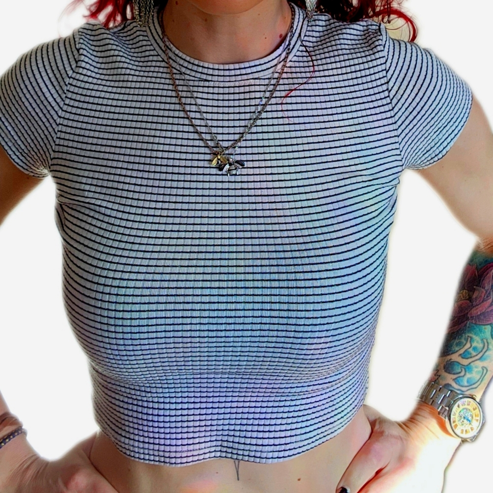 Like new H&M cropped top SM/XS black and white organic cotton - Picture 2 of 6
